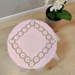 Скатертина лляна рожева з молочним мереживом створеним вручну - Зображення 2