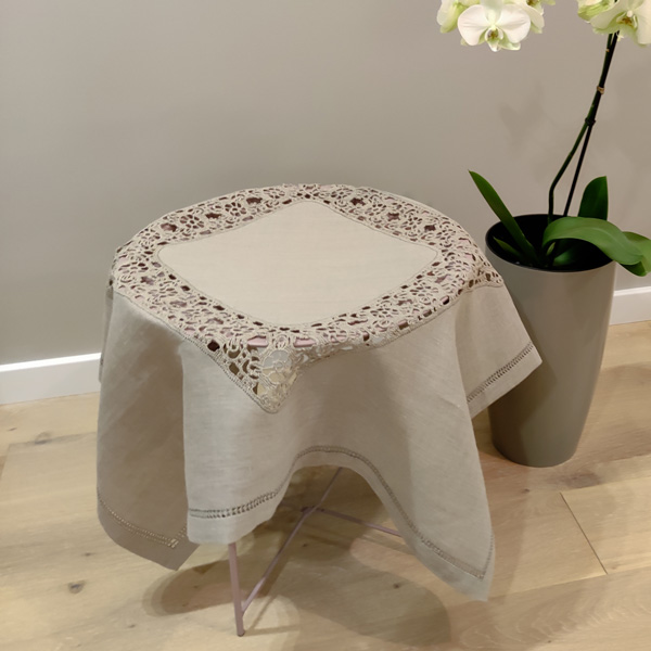 192304 Скатертина лляна із мереживом створеним вручну, натуральний сірий - Зображення 1