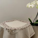 Скатертина лляна із мереживом створеним вручну, натуральний сірий - Зображення 2