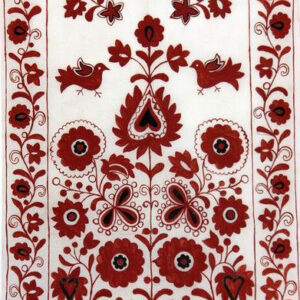 rushnykovi-shvy-114 Біле полотно з вишитими червоними квітами